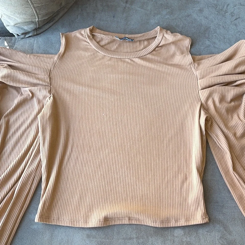 🆕 FN Puff Sleeve Ribbed Crop Top - Picture 3 of 4